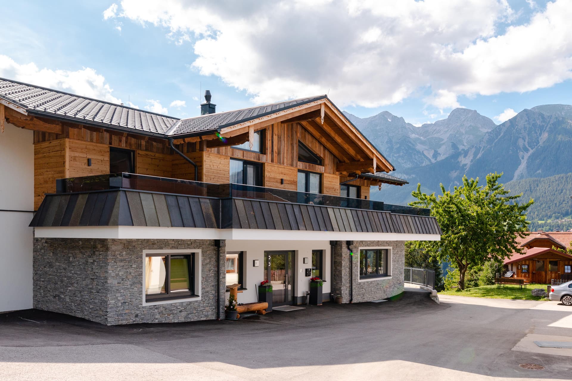 … Bucheggerhof mit Balkon und Blick auf die Schladminger Berge