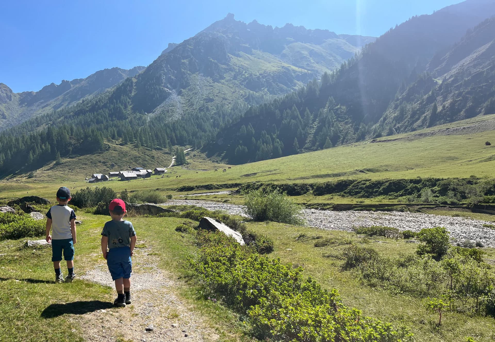 Wanderung in der Berglandschaft rund um Schladming